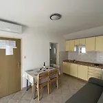 Apartment Nino *
