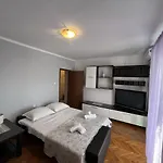Apartment Nino *