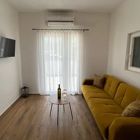 Nino Apartment