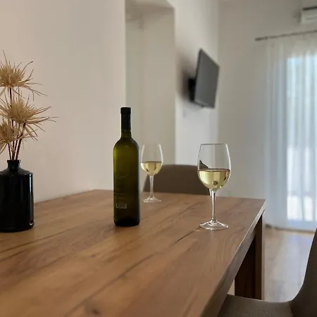 Nino Apartment