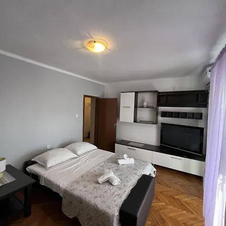 Apartment Nino *